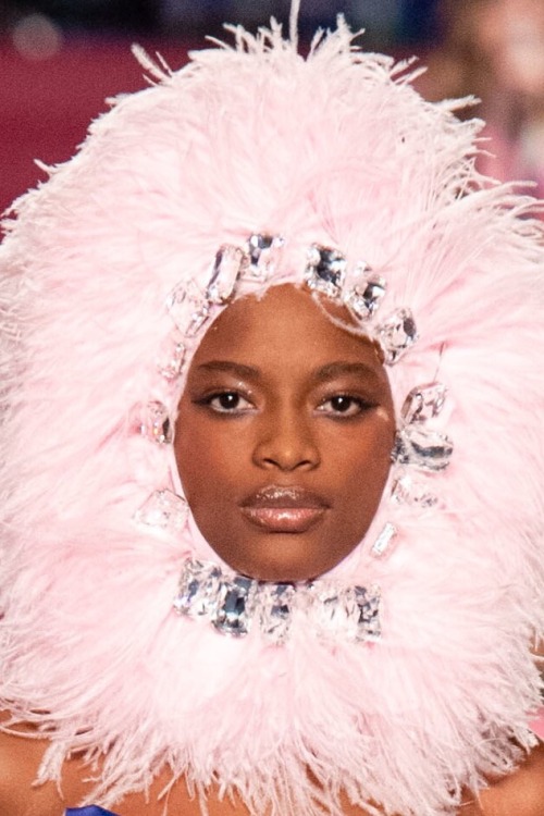 evilrashida:Mayowa Nicholas at Richard Quinn Fall/Winter 2020.