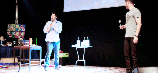mishasminions:  SO MUCH CAN HAPPEN IN 30 SECONDS