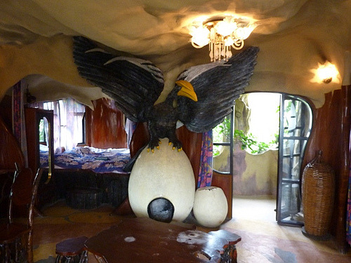 sixpenceee:  Hang Nga Guesthouse in VietnamOne reviewer described this hotel in Dalat,