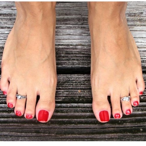 @danielamistral #pies #pied #pieds #piedini #pés #pezinhos #barefoot #feet #foot #wrinkles #yogafeet