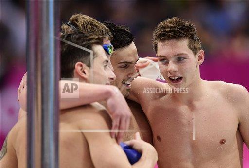 4everswimming:  ©AP/GETTY Because I was screaming when they won 