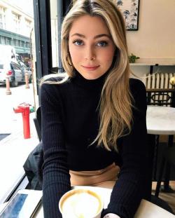 eaglespath:  tmbgirls:  Coffee date    🦅EP