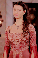 kshandra:sansaregina:positive lady characters meme: kösem sultan + hair porn/wardrobe porn (requeste