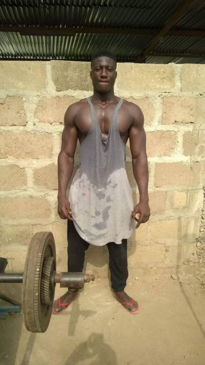 Porn keepemgrowin:  Hot, growing African muscle… photos