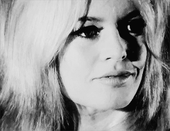 normajeanebaker:Brigitte Bardot being interviewed on the set of ‘Une ravissante idiote’, 1963