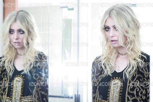 Sex momsen-news:  New Photos of Taylor Momsen pictures