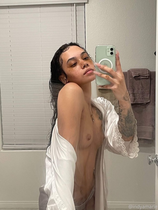 Snickerssatisfiesxo:indyamarie 💕 Hmm Looking Nice😍
