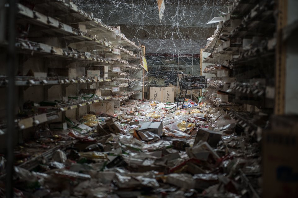 sixpenceee:  Photos Show What’s Left Behind After A Nuclear DisasterOver 160,000