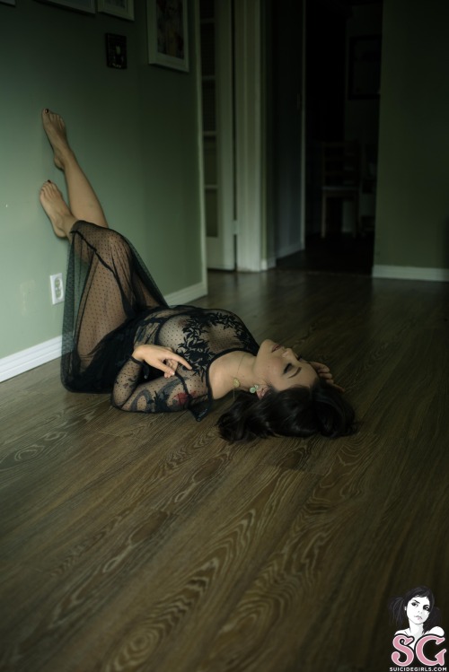 videosnvibes:  sexytattoosandmods:  The #1 spot for Beautifully Inked women and all things beautiful.  www.beautifullyinked.us  Submit your photos to see yourself on Beautifully Inked and darkvue!   Get seen by over 500,000 people!! Follow THIS blog