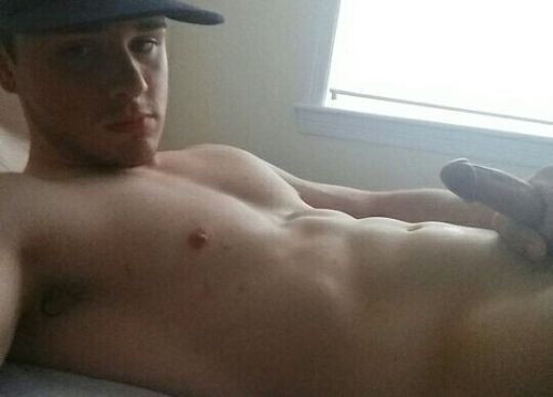 naked-straight-men: straightdudesexting: Straight athletic dude Naked straight man