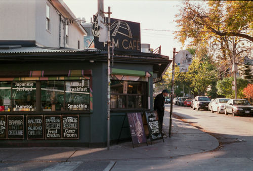 toronto, october 2018kodak gold 200nikon f801nikkor 35mm f/2D