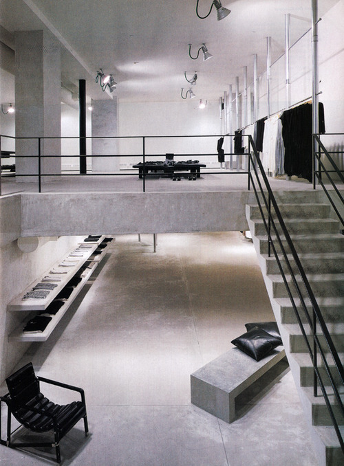 aestheticbullshit:  filthavenue:  Comme des Garcons. NYC, 1984  PROPS. 