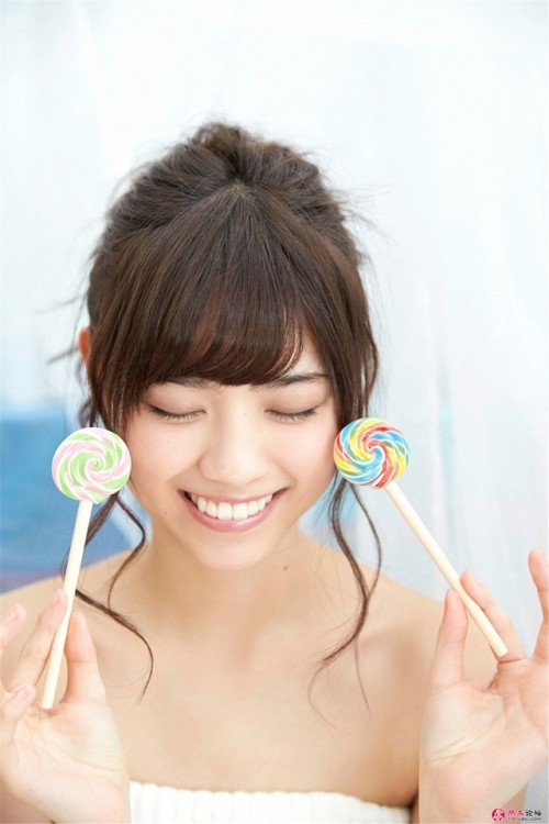 mrzkxlvi: Want some Loli-POP ?  reblogged with tintum.