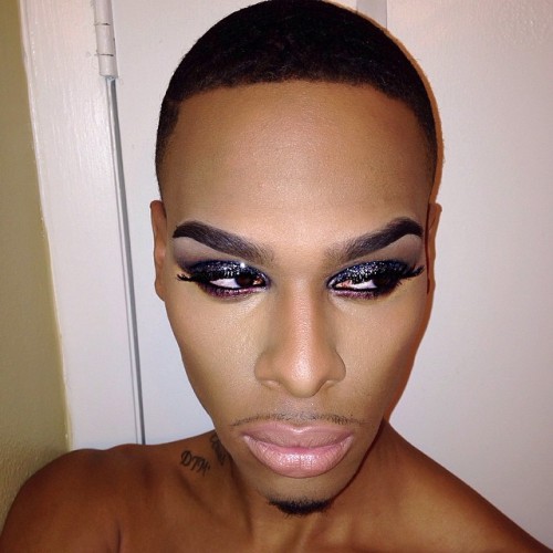 tiggymattel:Dramatic everything!! I like to beat my face for filth!#ethanmmugler #mua #chanel #makeu