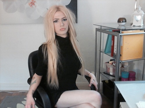 calisecole:  These pictures are a little basic and I desperately need to get more clothes a to the sap! I thought I’d upload them for you amazing guys regardless 