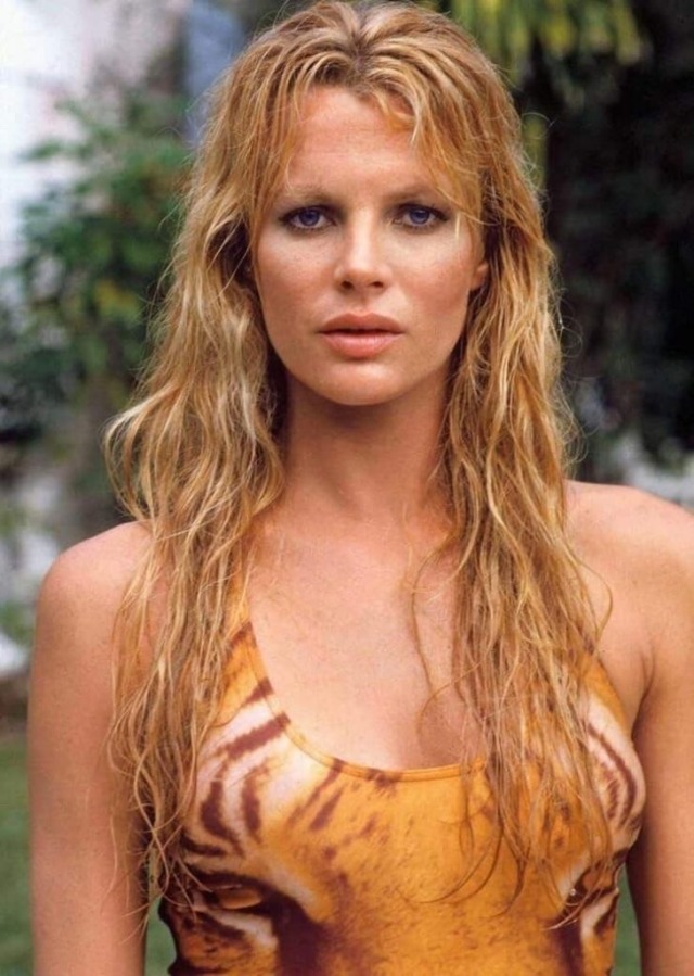 Please reblog and follow The Hottest Hollywood Celebs 
Kim Basinger