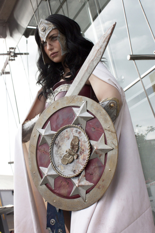 deducecanoe:  cosplayelnorteno:  Personaje: Mujer Maravilla Titulo: DC Comics      Dude how amazing is this?  