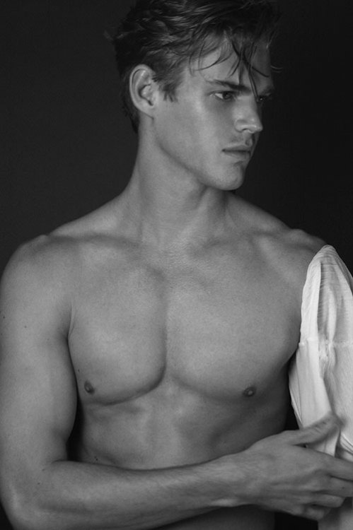 somethingspecial4u:  Zack Hartwanger by Al Bruni