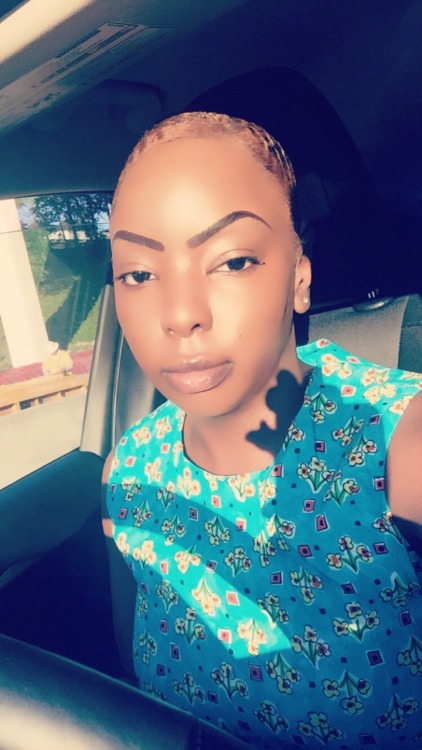 kimreesesdaughter:  I really think I’m Laura Winslow🌻 +my new hair color💕
