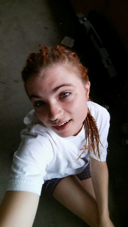 aspeckamongdots:  candykush13:  aspeckamongdots:  candykush13:  aspeckamongdots:  candykush13:  bowls-blunts-bhombs:  astonersbrokendreams:  itzamitza:  candykush13:  Just a quick comparison of how rapidly your looks are fading… aspeckamongdots  Wow