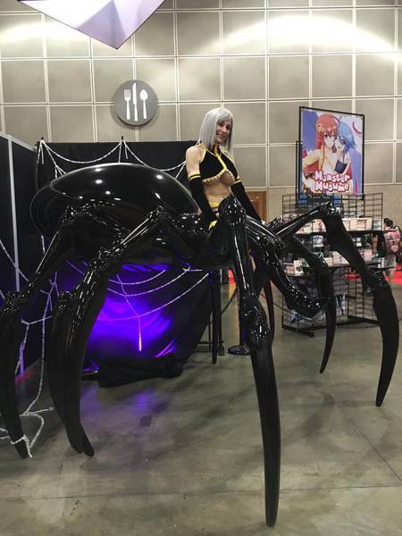 another-homestuck-lover: gokuma:  archiemcphee:  Please watch your step, our jaws are on the floor because of this incredibly awesome Rachnera Arachnera cosplay by French Canadian costumer, cosplayer, and model Marie-Claude Bourbonnais. Every inch of