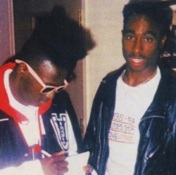 resurrectinghiphop:  Flavor Flav &amp; 2Pac