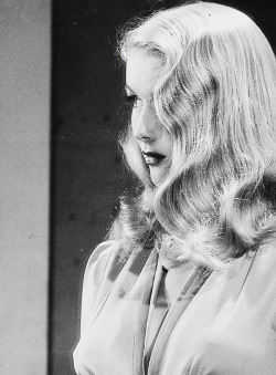 hollywoodlady:  Veronica Lake, 1940’s