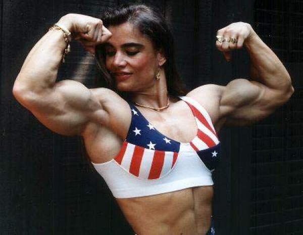 lovemusclewomen:  First fbb I ever got off too. Zuzana Korinkova 🤘🏻❤️😍