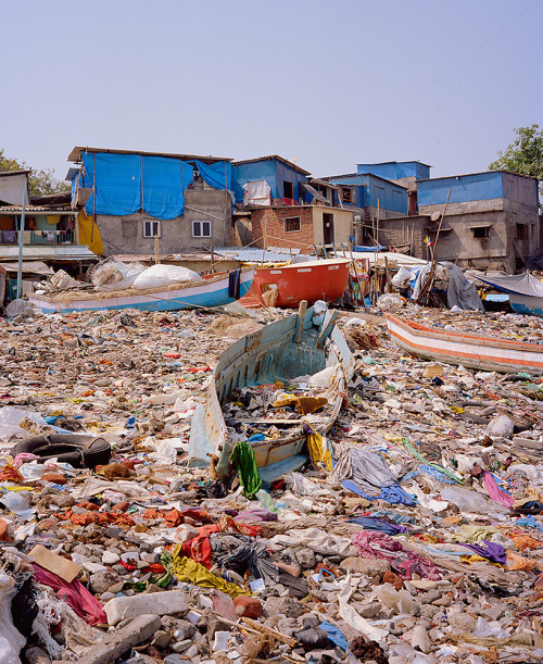 maciekpozoga: Beach in Mumbai, November 2014. 