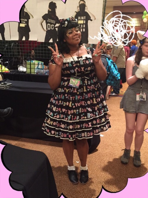mochimochimeido:  Here’s my super simple coord from Sabo.  Headbow and OP are Angelic Pretty a