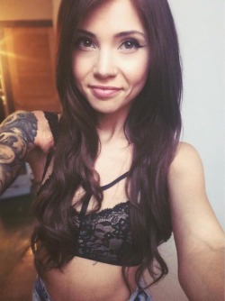 alpine98:  Babe of the day or should I say babe of my life goes to this absolutely gorgeous woman Jam Suicide! PLEASE MARRY ME! 😻😻😻
