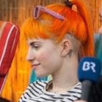 hayley williams random pics.credits to @rakiew on twitter or like the post if you saved any pic.