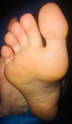 fapforfeet:  What will you do to those feet?