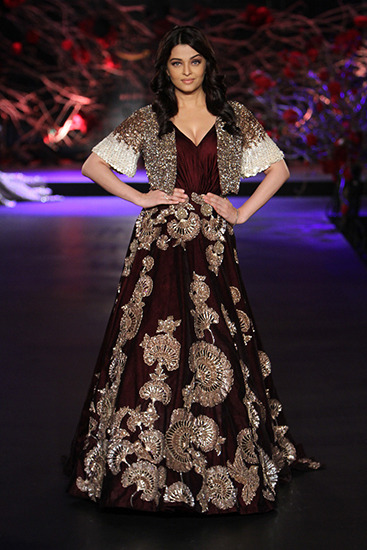 fashionalistick:  MANISH MALHOTRA 2015 collection INDIA COUTURE WEEK