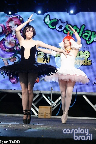 Part 23 of people cosplaying as characters from Princess Tutu wearing tights.