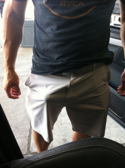 horny-dads:  Big Bulg in his Summershortshorny-dads.tumblr.com   