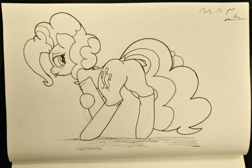mangs-art:ponk butt for day 2 c: