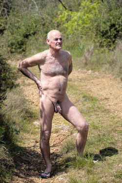 macondo2001:posing in nature Hey dear love u