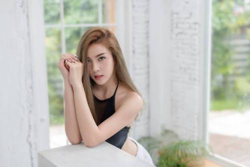 hot-girls-asia: More of hot beautiful girls at our appstore below!  https://en.aptoide.com/store/brightbox 