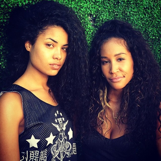 bombshellssonly:  @asiadee &amp; @okiesmai