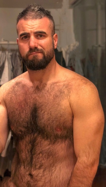 bareassbear: MORE PHOTO