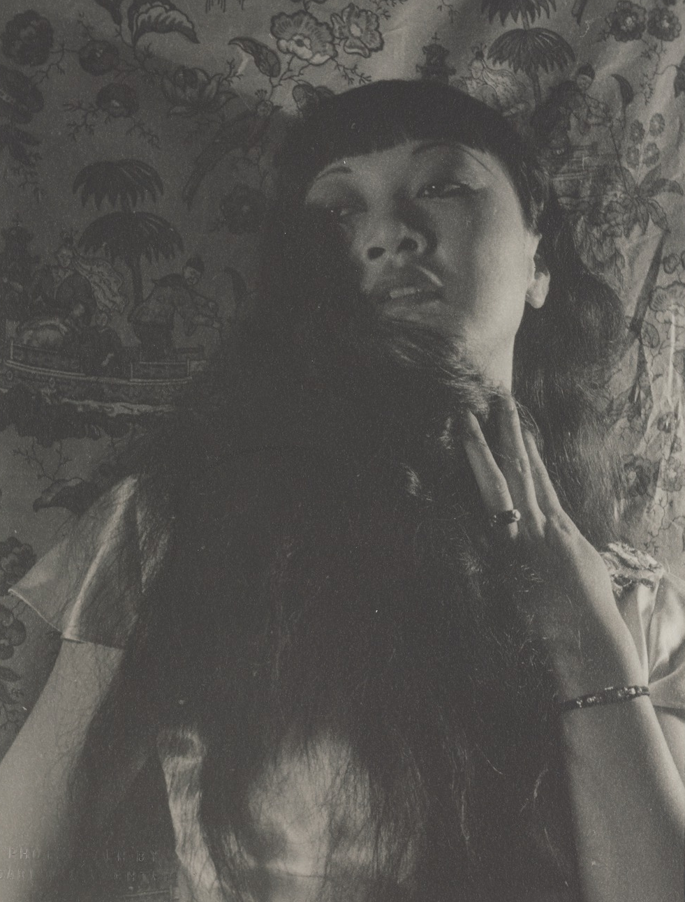 twixnmix:  Anna May Wong photographed by Carl Van Vechten on April 20, 1932.   