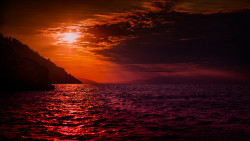 outdoormagic:  sea sunset by thequietguy