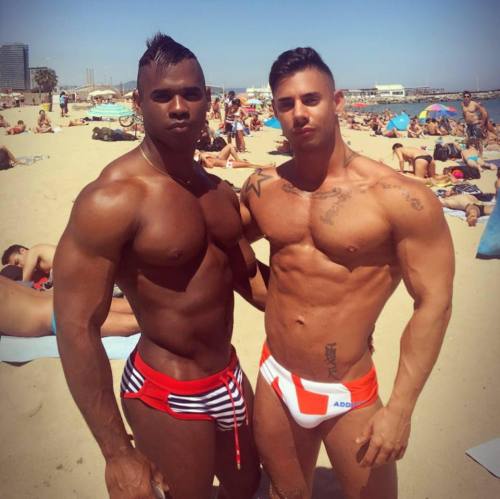 keepemgrowin:  Oh my… hard to find a hotter muscle duo!