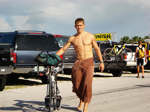 diggin-that-dude:  Towelbulge 
