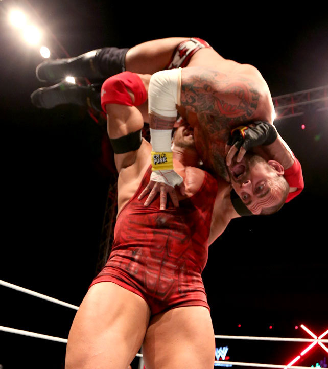 fishbulbsuplex:  Ryback vs. C.M. Punk  Punk looks pretty terrified of what Ryback