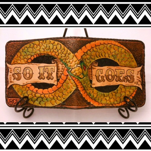 Here&rsquo;s a fun custom wallet I finished about an hour ago&hellip; A good ol fashioned Ou