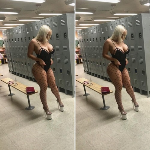 Porn Pics stripper-locker-room:  https://www.instagram.com/kendrakashmire/