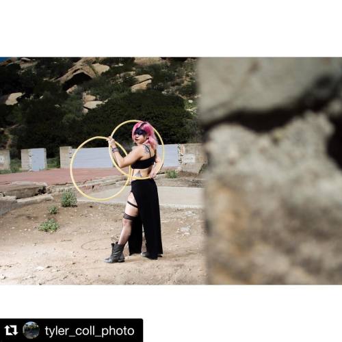 Channeling my inner ninja with my mini hula hoops. by @tyler_coll_photo #nature #rocks #peekaboo #ha