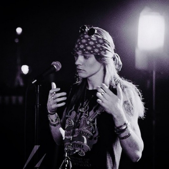 mhrok666 on Tumblr: Image tagged with axl rose, Forever Young, handsome